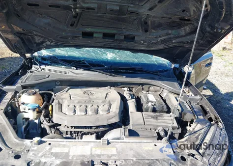 2021 Volkswagen Passat 2.0T Se z USA, uszkodzony, nr VIN 1VWSA7A30MC009953